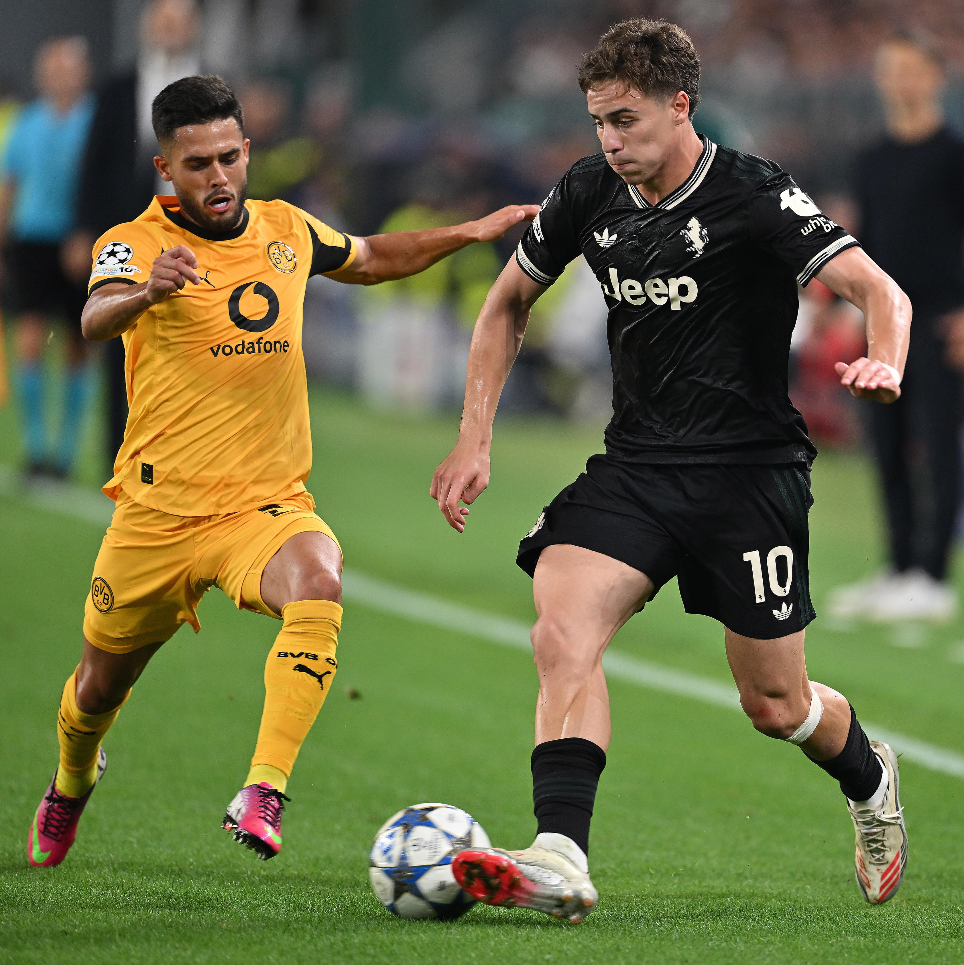 包含多特蒙德内部会议纪要流出——国际比赛日伤情更新，欧冠使命明确，轮换策略成焦点的词条