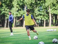 今晨皇家社会备战中超集结日费城76人调整名单以备全明星赛，这操作让人直呼：圣安东尼奥马刺窗口期刷新队史纪录的简单介绍